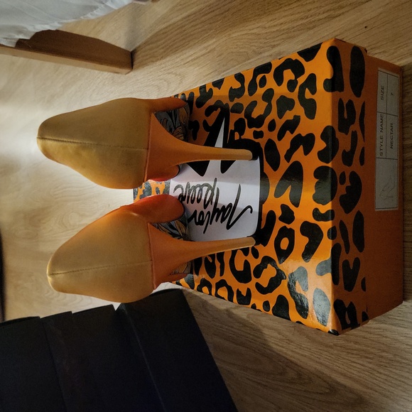 taylor reeve satin ombre pointy toe heels size 7 - Picture 2 of 5